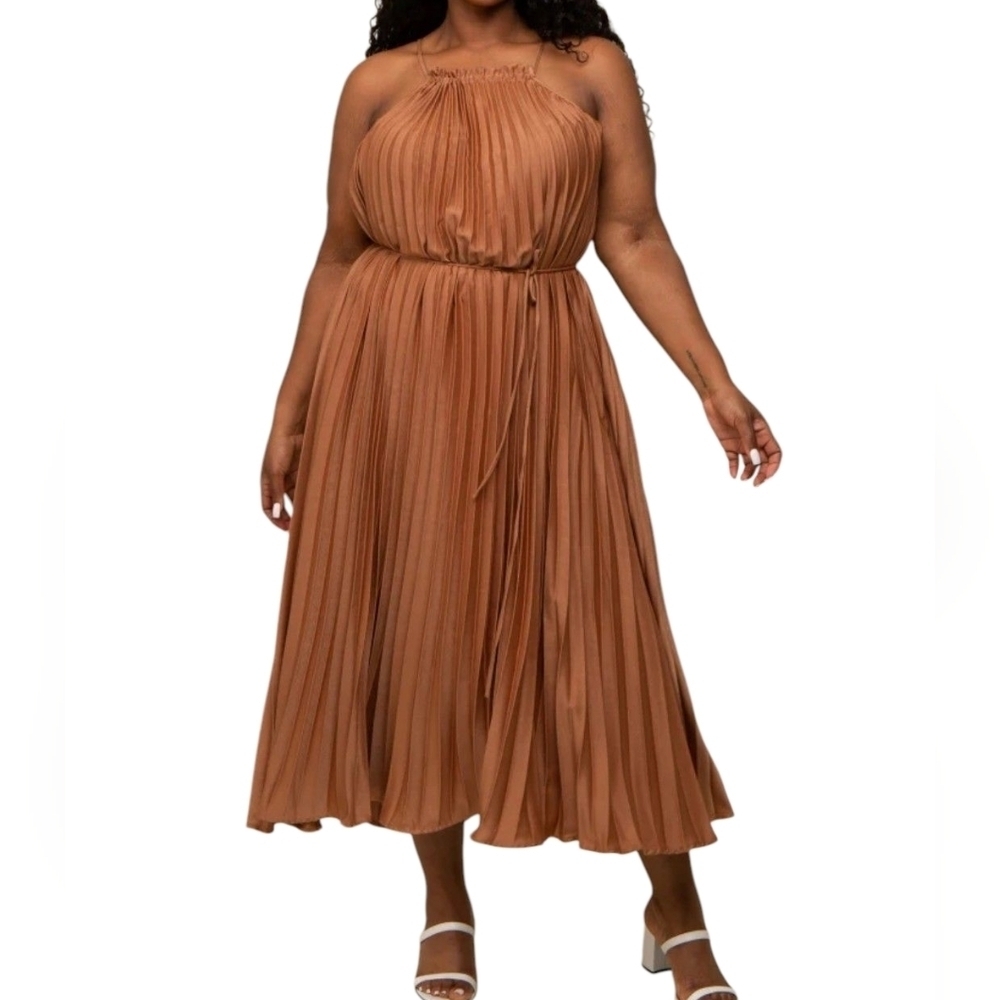 Rosevelvet Pleated Plus Size Maxi Dress 1X Halter-neckline Midi NEW Romantic